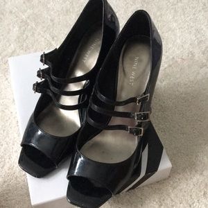 Nine West Black Open Toed Heels Sz 9